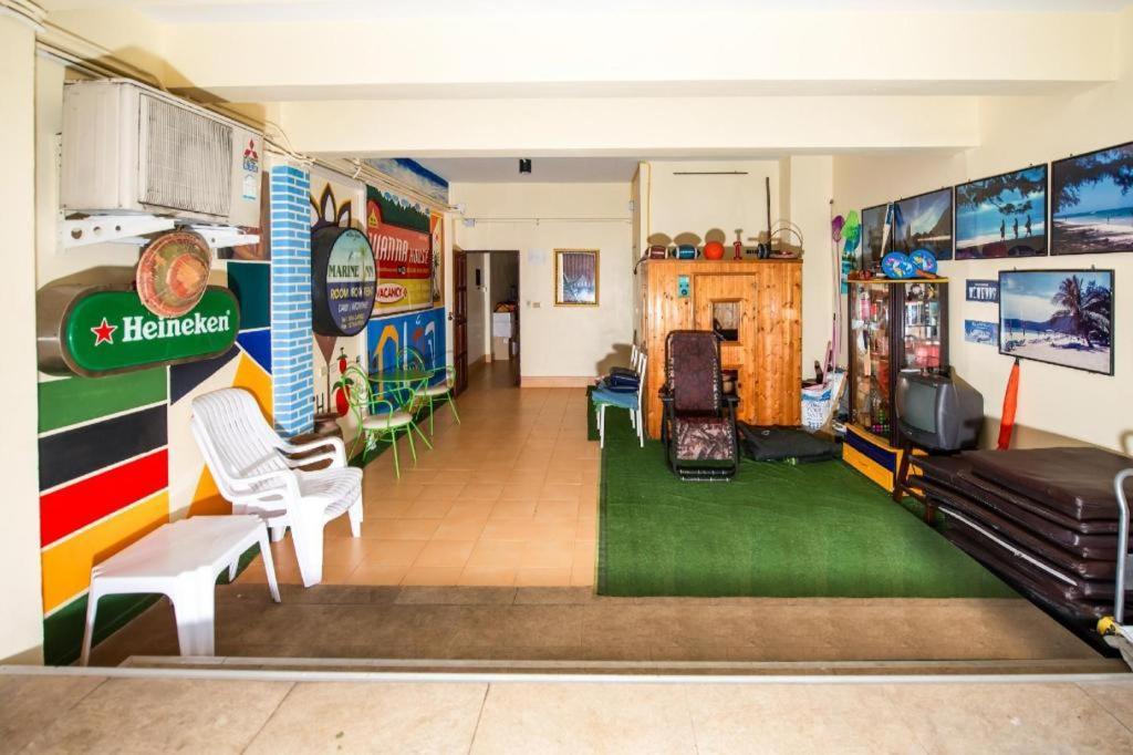Oyo 343 Wanna Marine Hotel Patong Luaran gambar