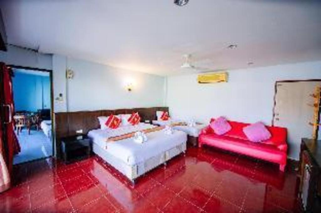 Oyo 343 Wanna Marine Hotel Patong Luaran gambar
