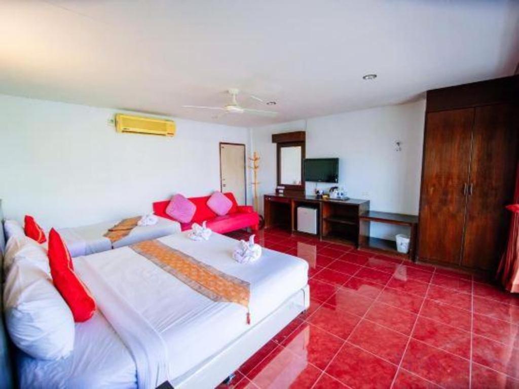 Oyo 343 Wanna Marine Hotel Patong Luaran gambar